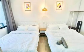 F 1-5 Pax 3Bed Cozy Home Studio Trefoil Setia Alam Wifi & Tv